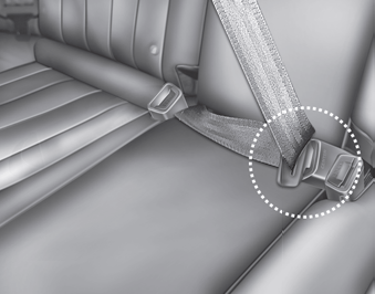 When using the rear center seat belt, the buckle with the “CENTER” mark must