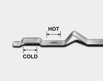 3. Confirm that the fluid level is in “HOT” range on the level gauge. If the