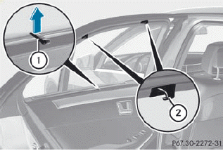 •► To extend: pull the roller sunblind out by