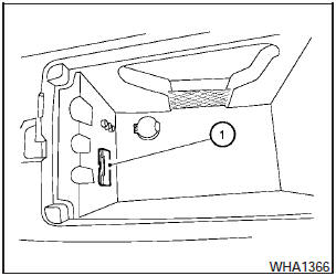 Connecting a device to the USB input jack