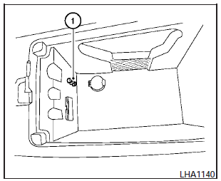  AUX (auxiliary)