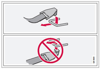 Fasten the attachment correctly to the ISOFIX/ LATCH lower anchors