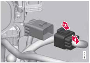 The entire headlight housing must be lifted out when replacing all front bulbs.